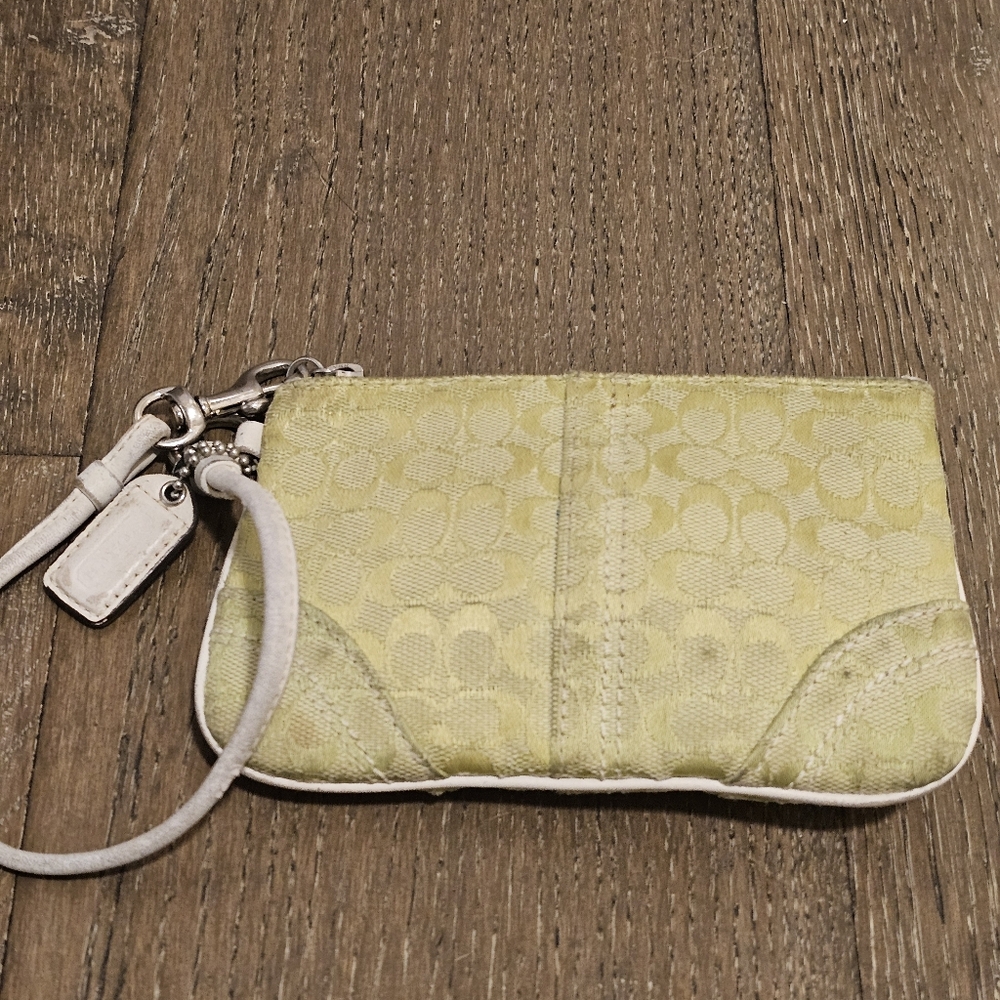Green Yellow Coach Wristlet Pre-owned - Picture 2 of 8
